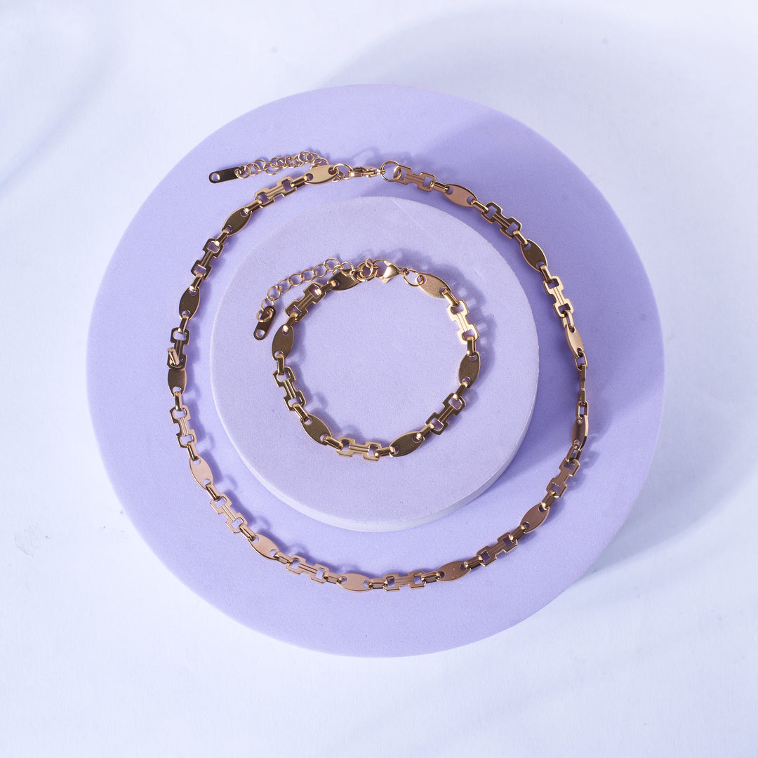 Minimalist Golden Necklace & Bracelet Set