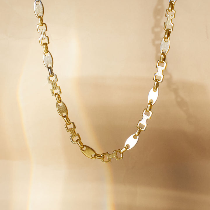 Minimalist Chain Gold Necklace