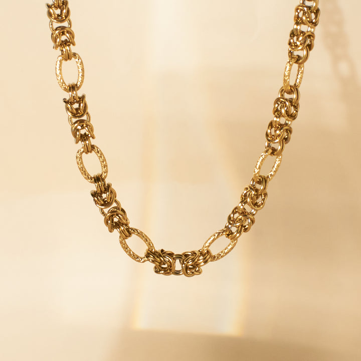 Chic Link  Gold Necklace - Salty Accessories