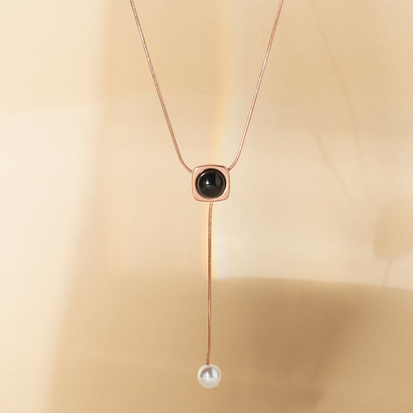 Snowdrop Pearl Rosegold Necklace