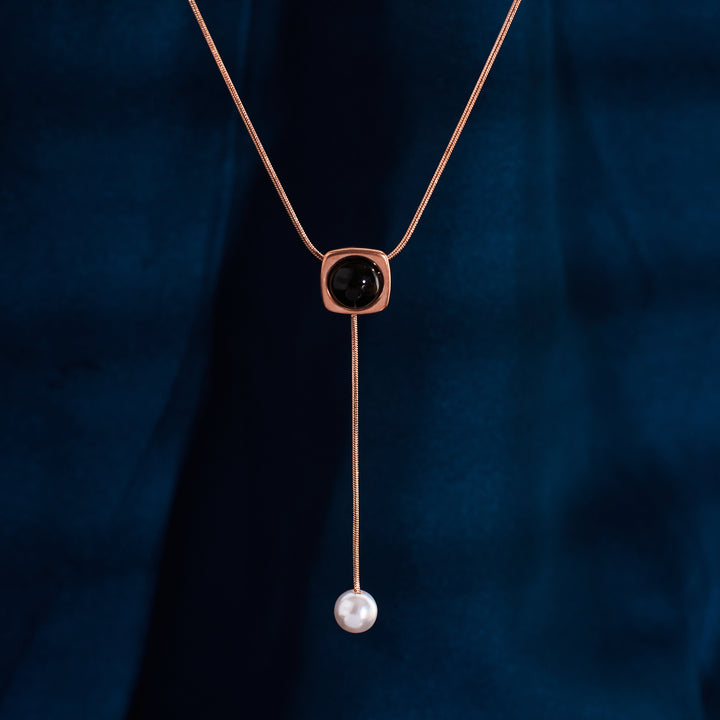 Snowdrop Pearl Rosegold Necklace