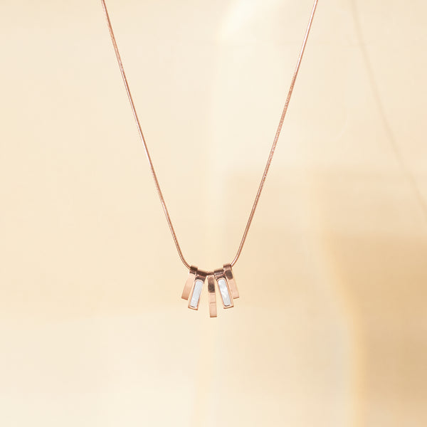 Graceful Arch Rosegold Necklace