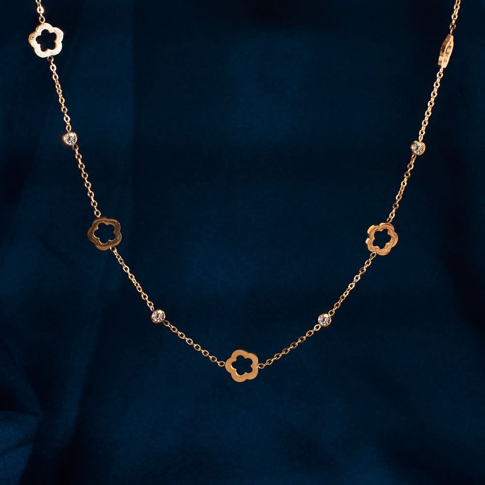 Stellar Elegance  Gold Necklace - Salty Accessories