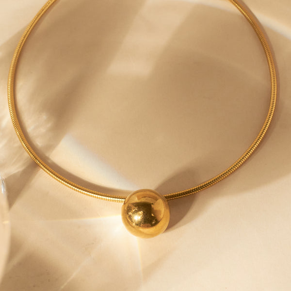 Magnetic Charisma Gold Necklace