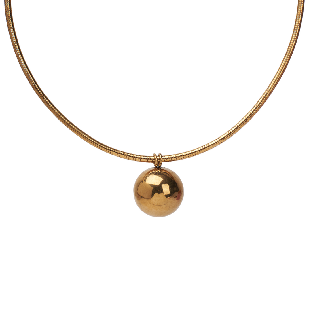 Magnetic Charisma Gold Necklace