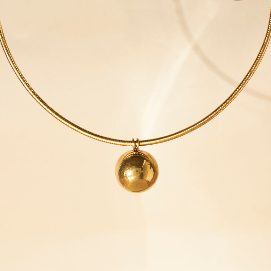 Magnetic Charisma Gold Necklace - Salty Accessories