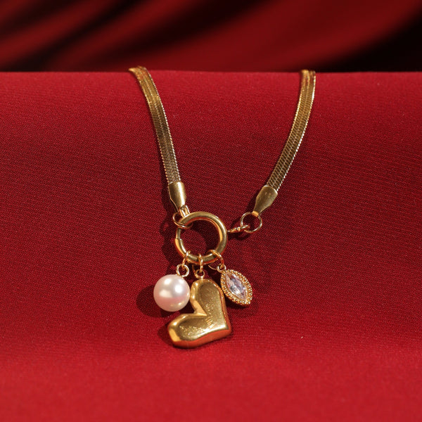 Lustrous Pearl Necklace