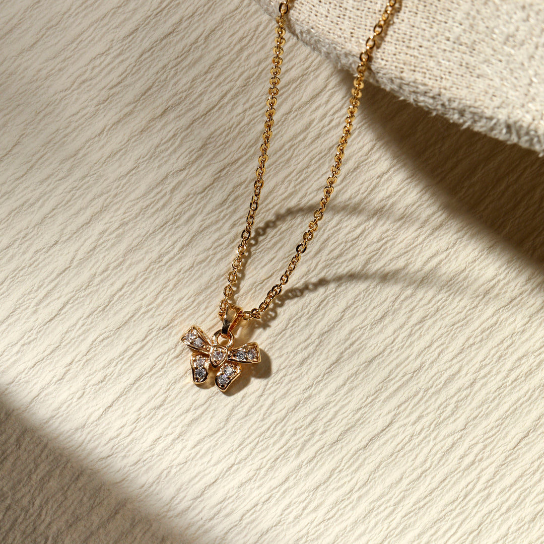 Sweet Bow Neckalce