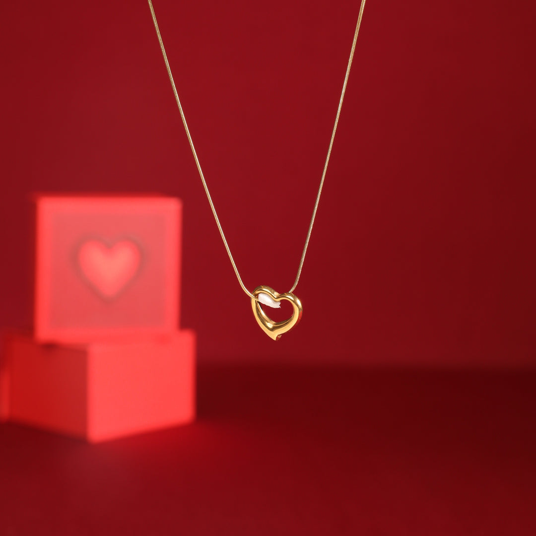 Swaying Heart Necklace With Valentine Box - Salty Accessories