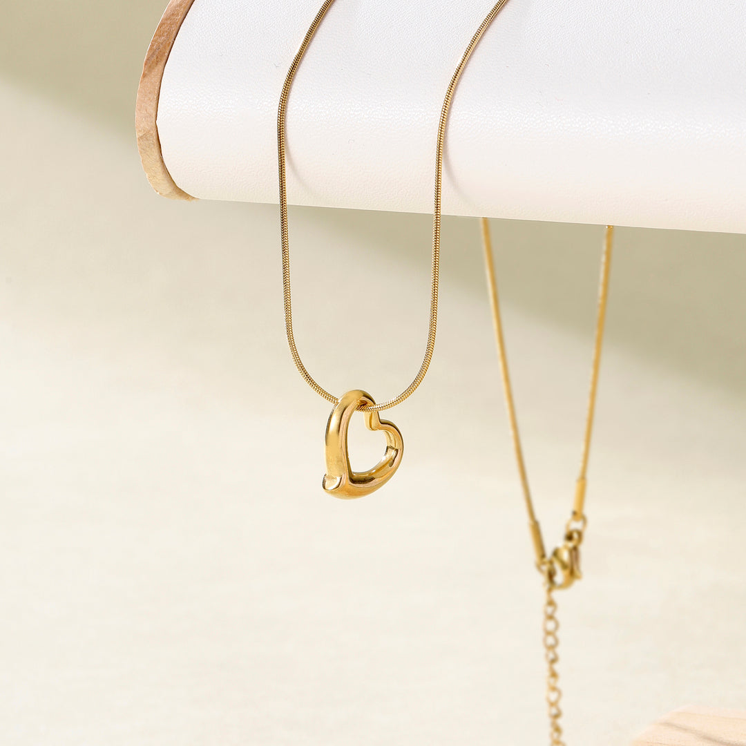 Swaying Heart Necklace