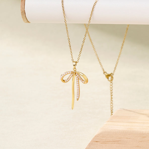 Cupid’s Bow Golden Necklace