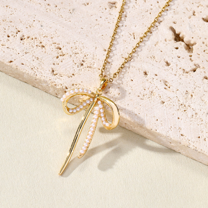 Cupid’s Bow Golden Necklace