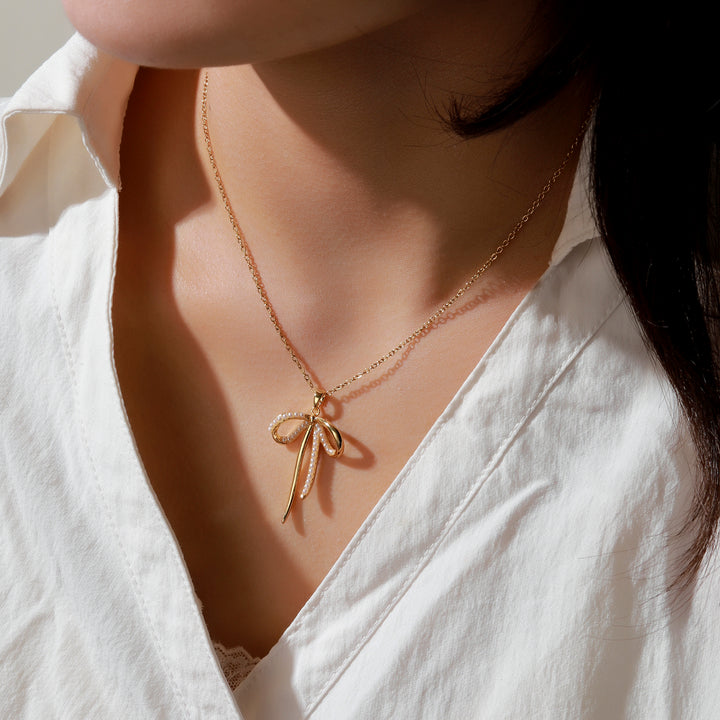 Cupid’s Bow Golden Necklace