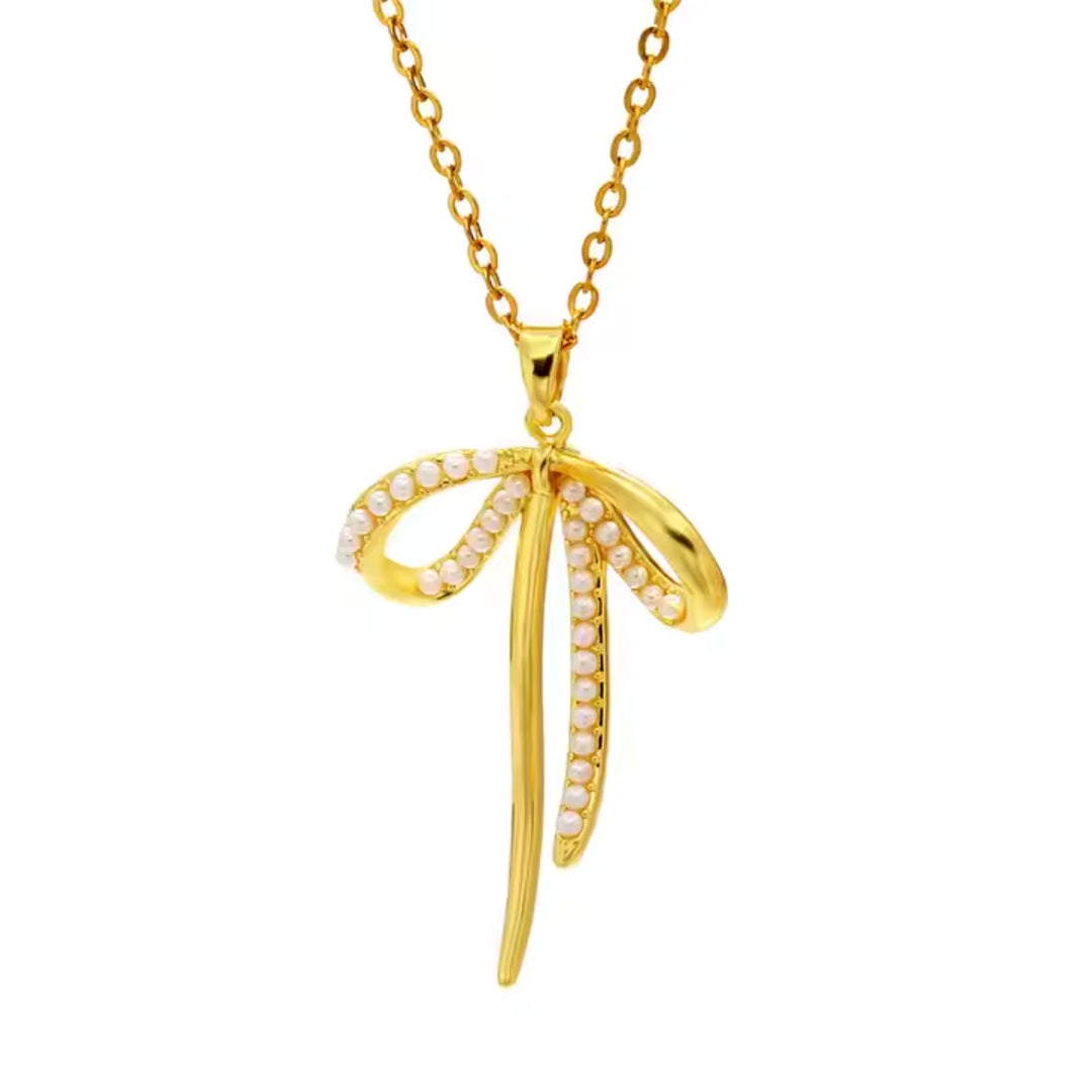 Cupid’s Bow Golden Necklace