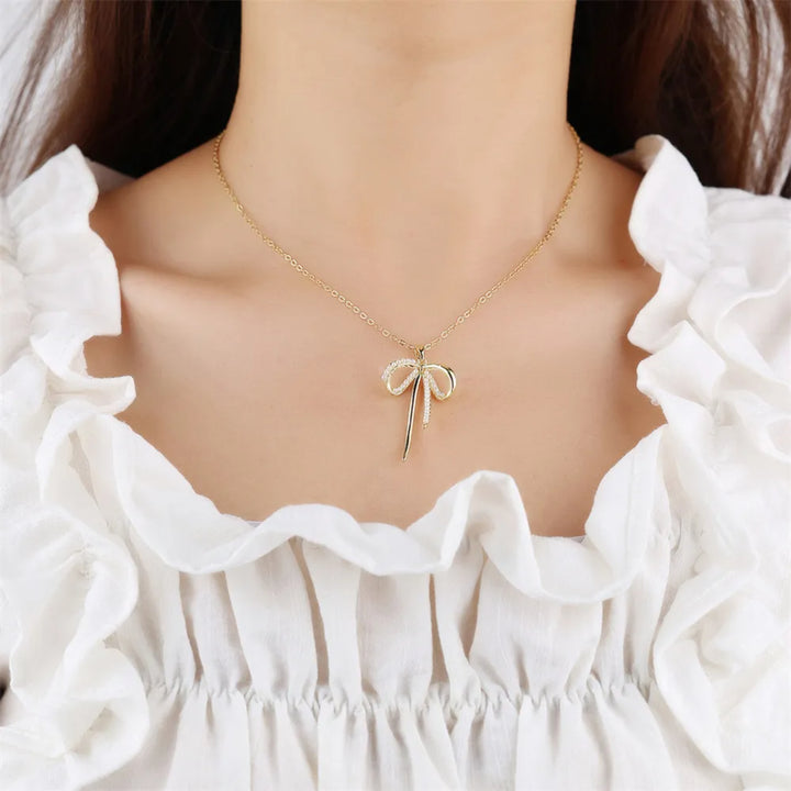 Cupid’s Bow Golden Necklace