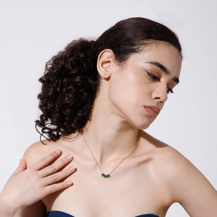 Peony Kiss Green Necklace