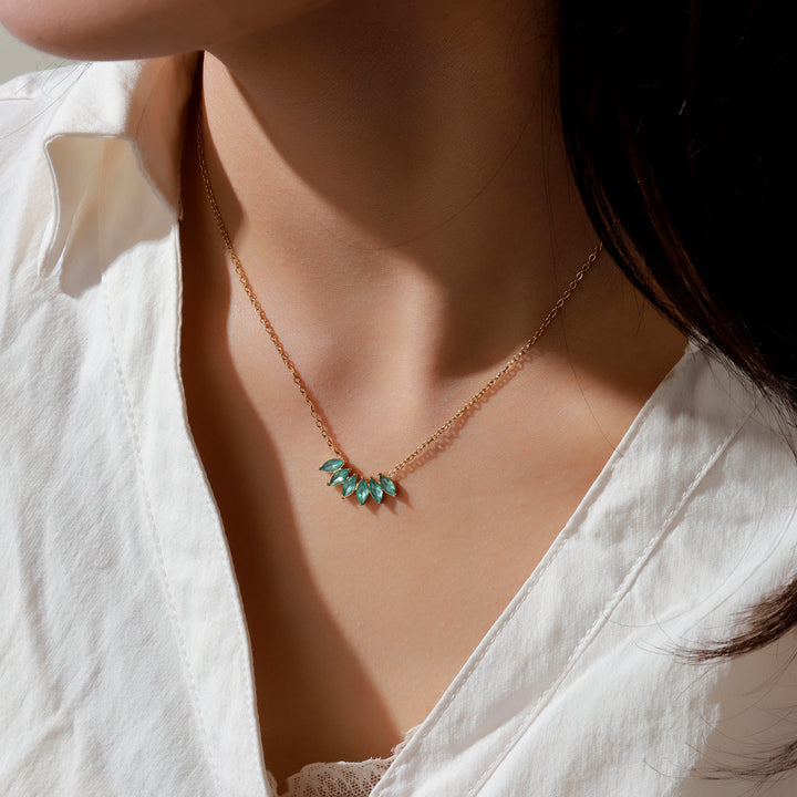 Peony Kiss Blue Necklace