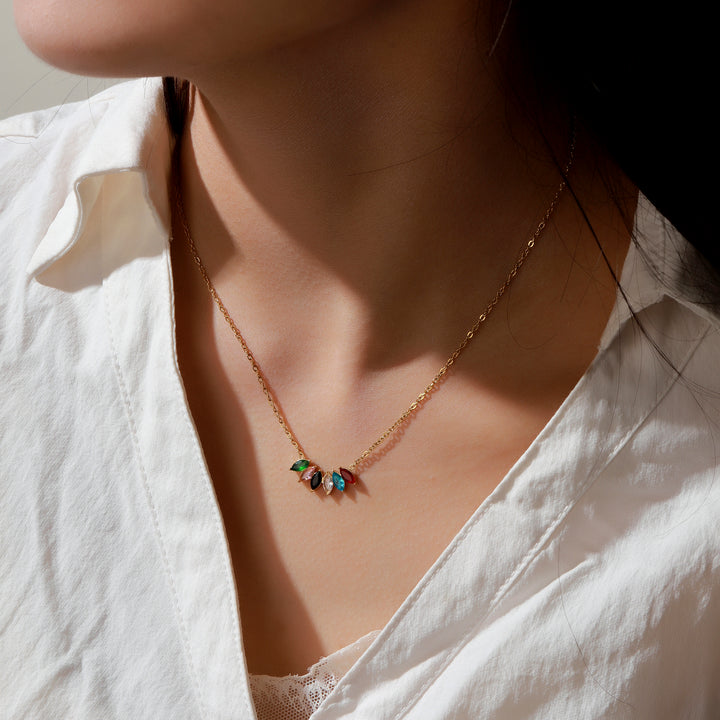 Peony Kiss Necklace