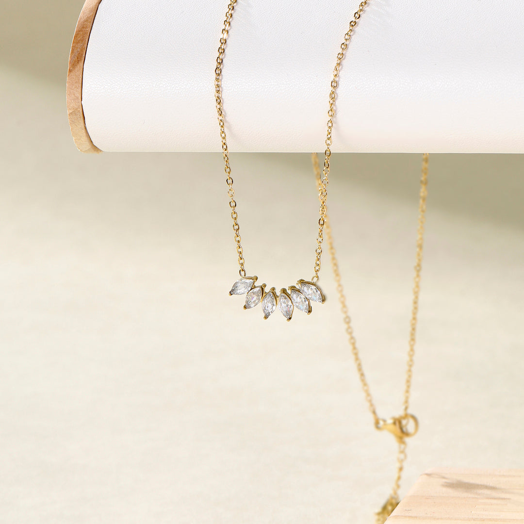 Peony Kiss White Necklace