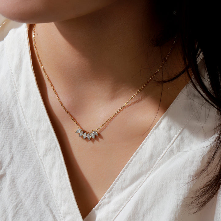 Peony Kiss White Necklace