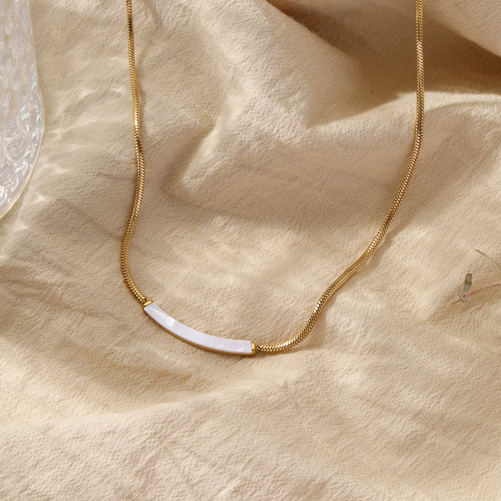 Satin Shine Golden Necklace