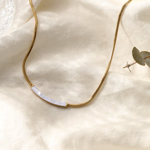 Satin Shine Golden Necklace