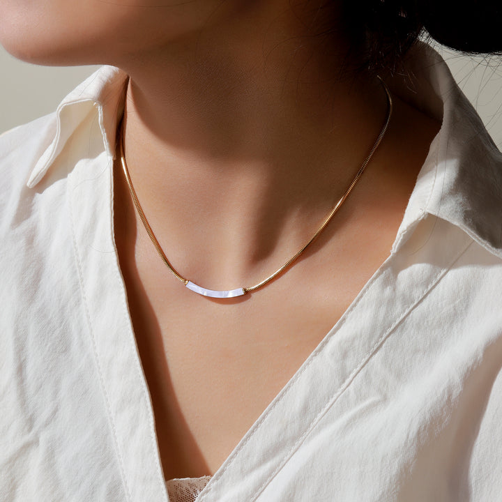 Satin Shine Golden Necklace