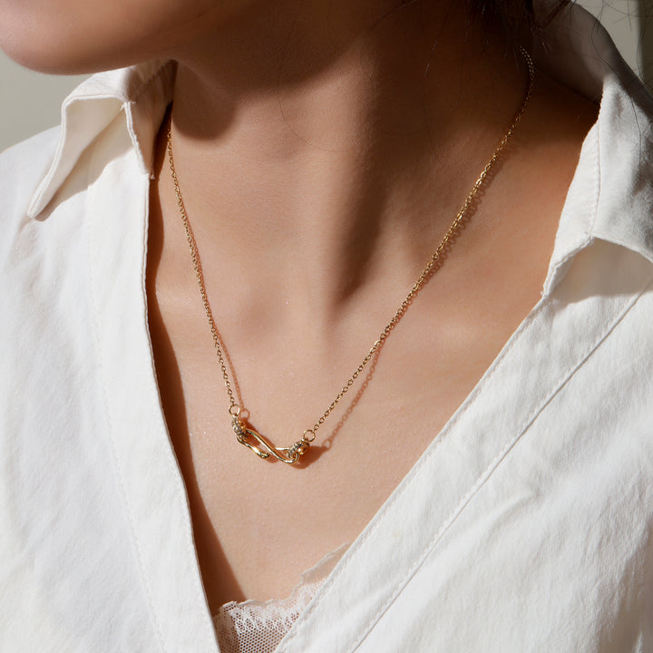 Knottica Golden Necklace