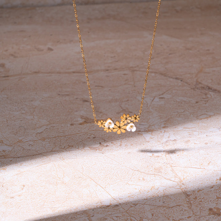 Golden Daisy Necklace | Salty