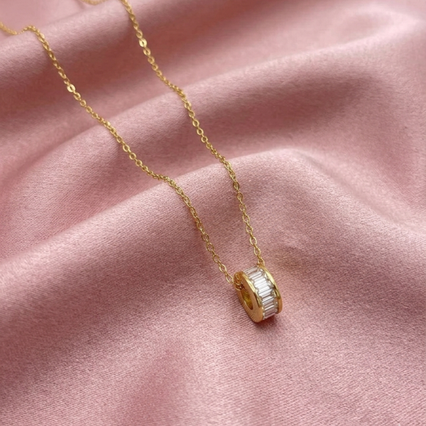 Golden Bloom Pearl Necklace