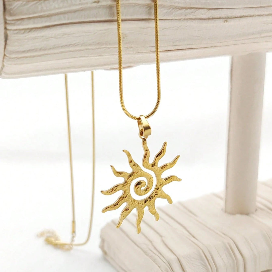Sunzilla Swirl Necklace