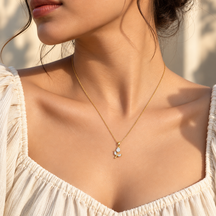 Tulip Rosebud Mini Pendant Necklace - Gold