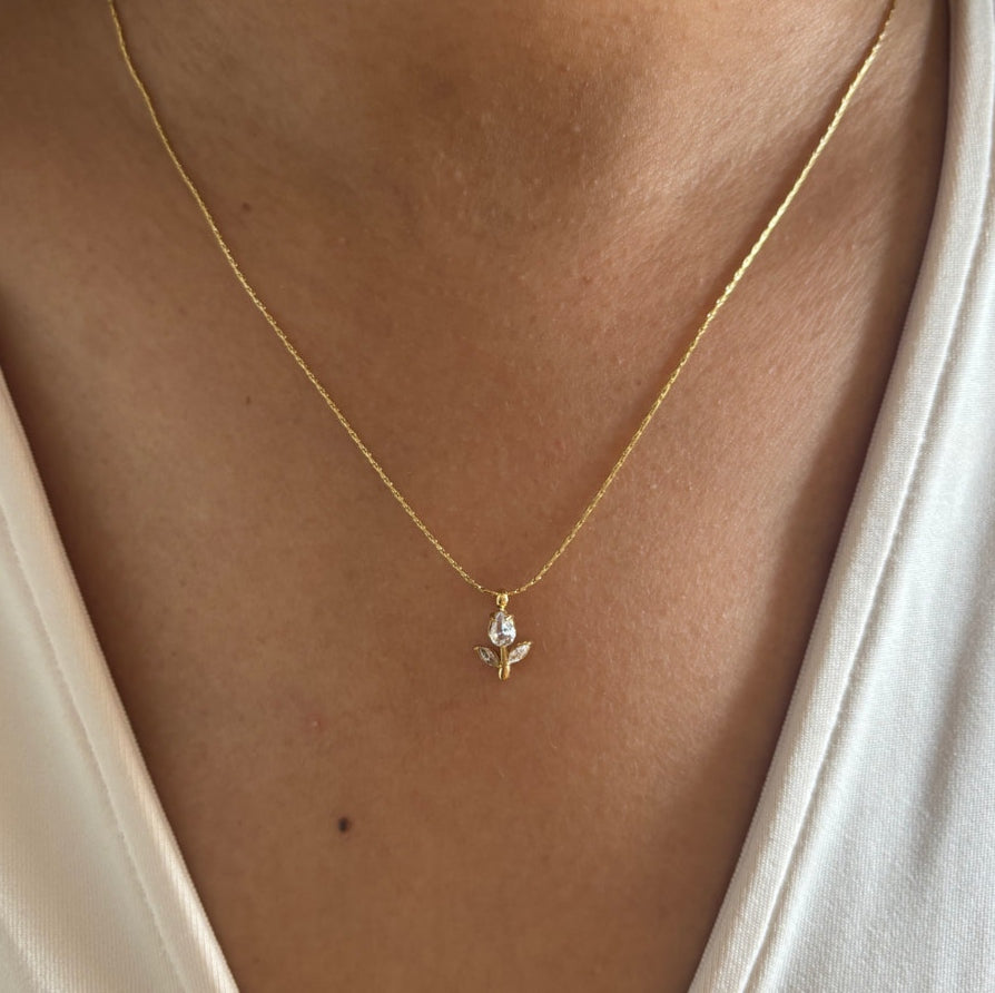 Tulip Rosebud Mini Pendant Necklace - Gold
