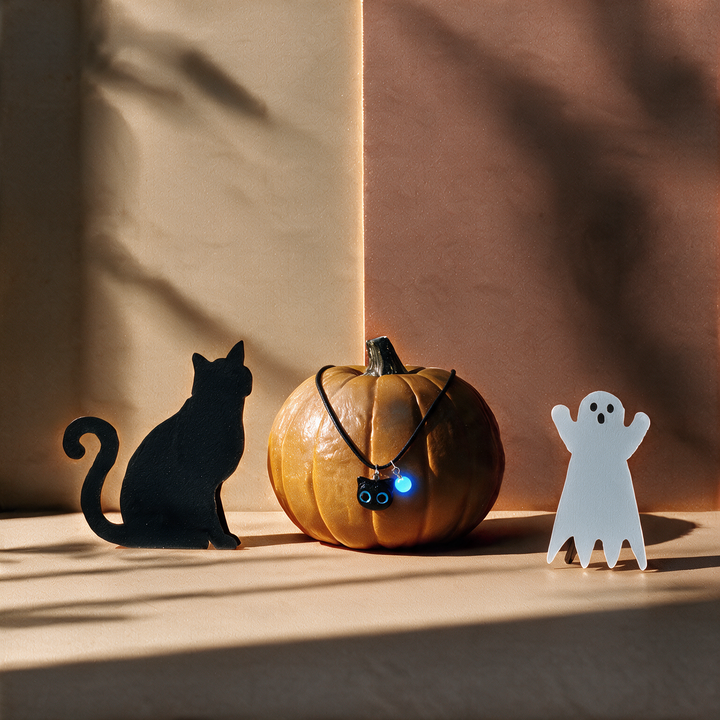 Lumi Cat Glowing Blue Necklace