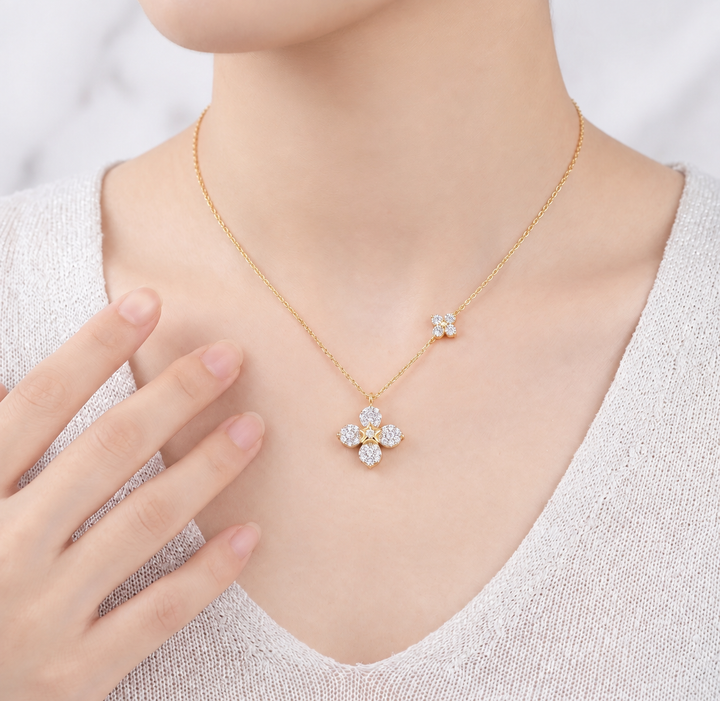 Daisy Glow Sparkling Necklace