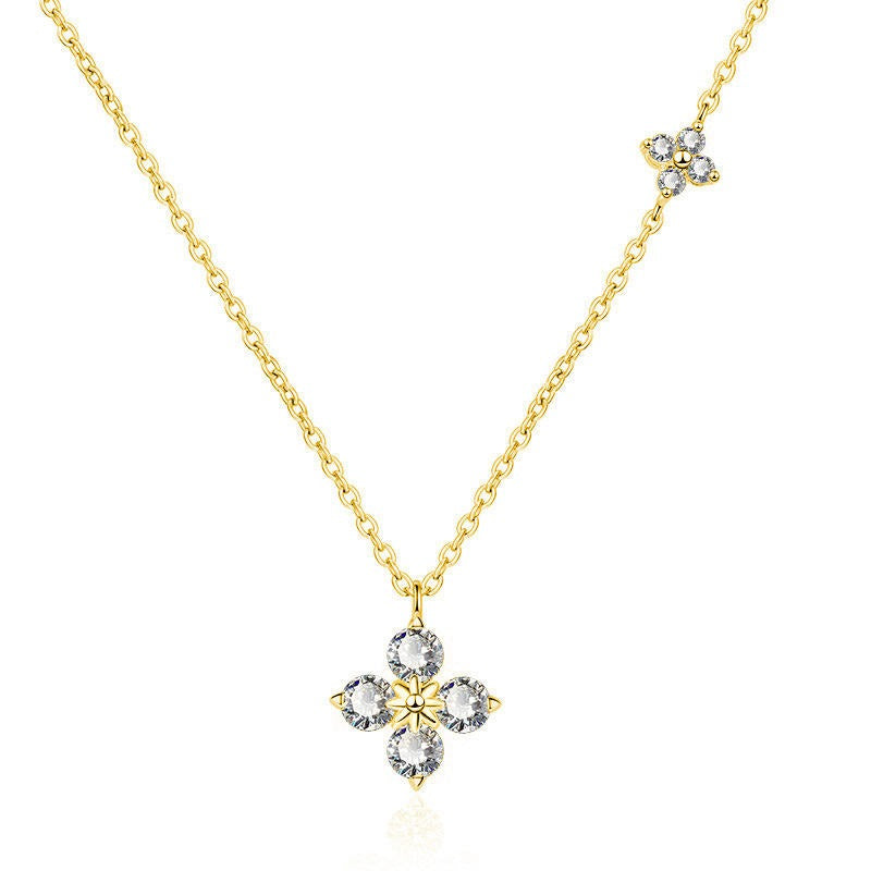 Daisy Glow Sparkling Necklace