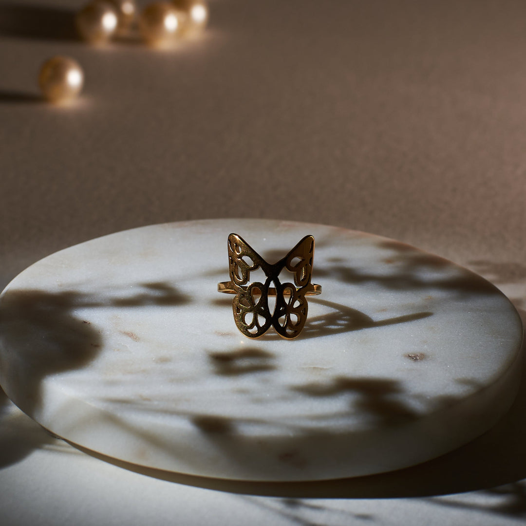 Nostalgic Union Ring