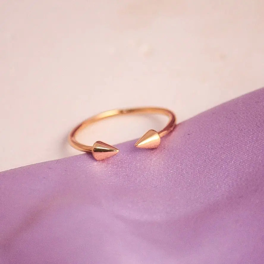 Parallel Arrows Gold Band - Salty Accessories