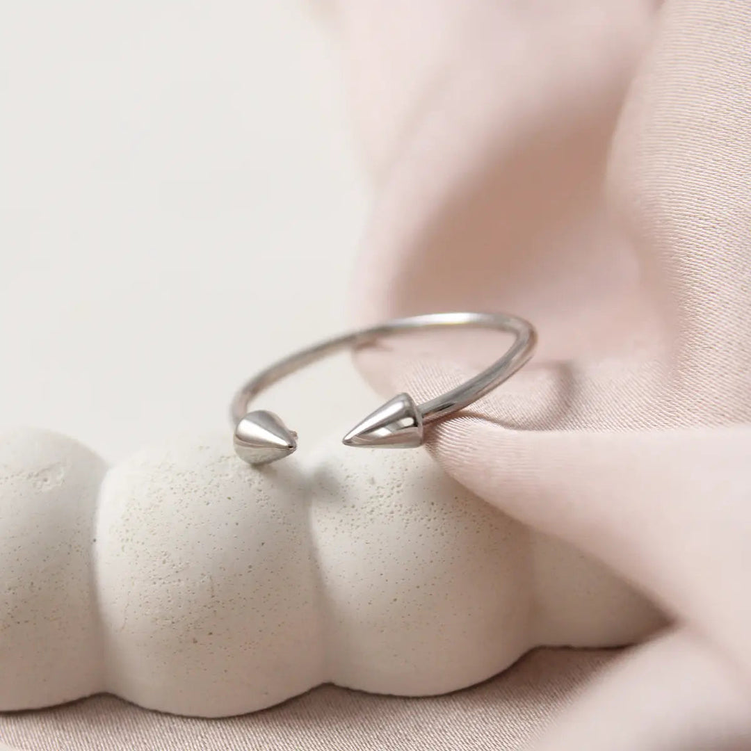 Parallel Arrows Silver Band - Salty Accessories