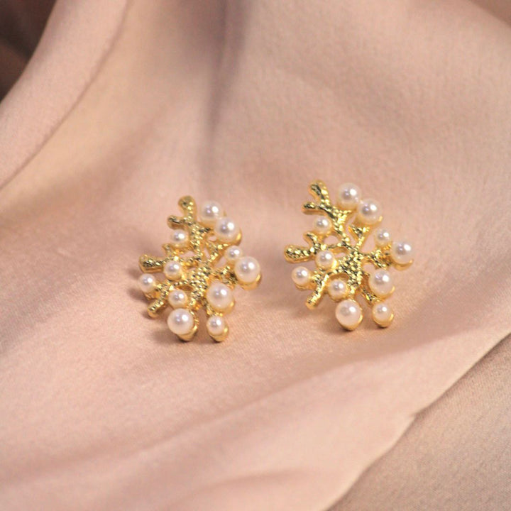 Pearl It Up Golden Studs