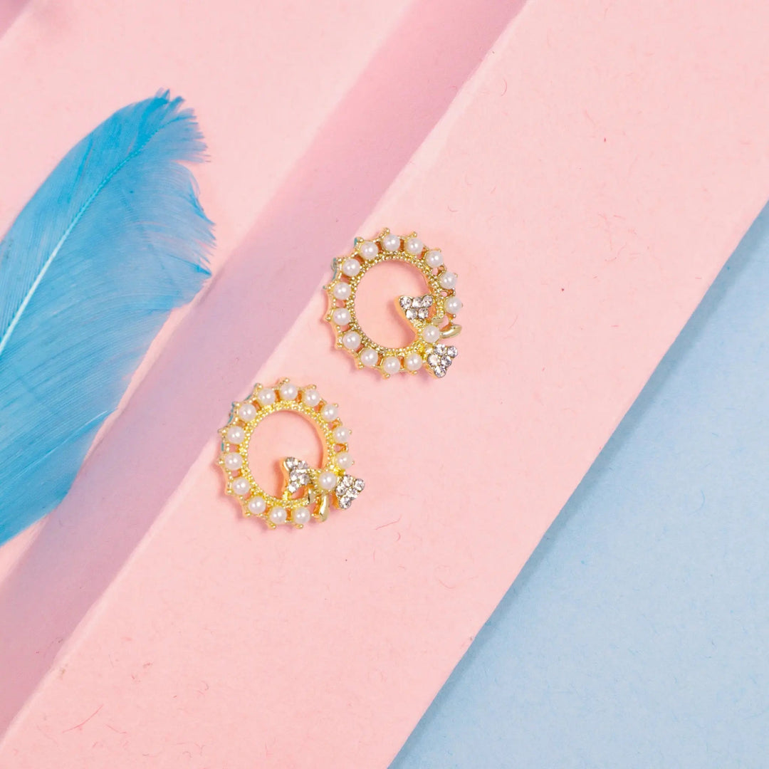 Pretty Pearls Filled Stud