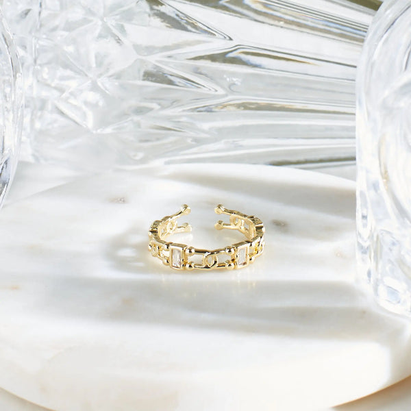 Quirky Vogue Golden Ring