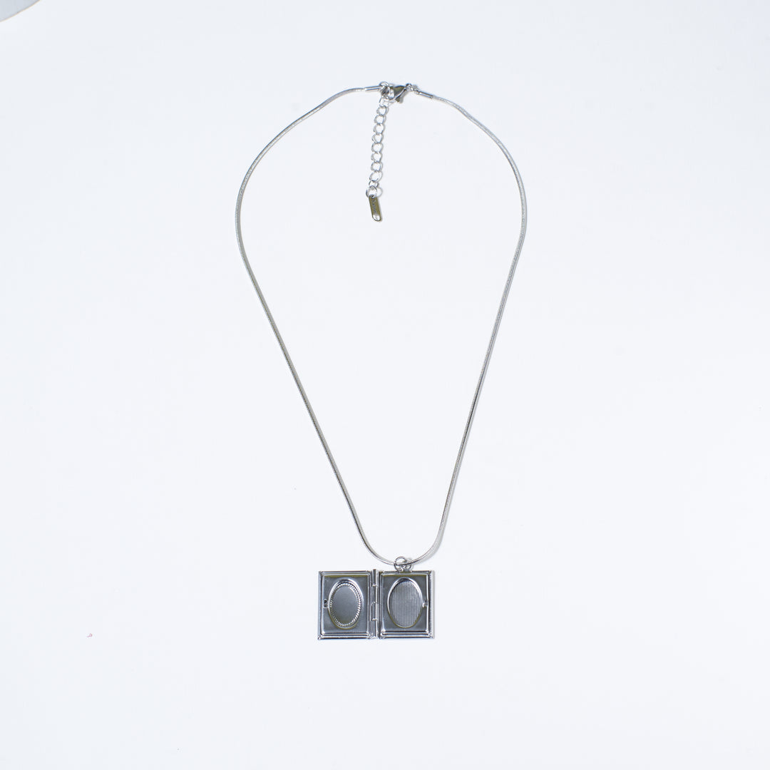 Quirky Quasar Openable Silver Pendant Salty