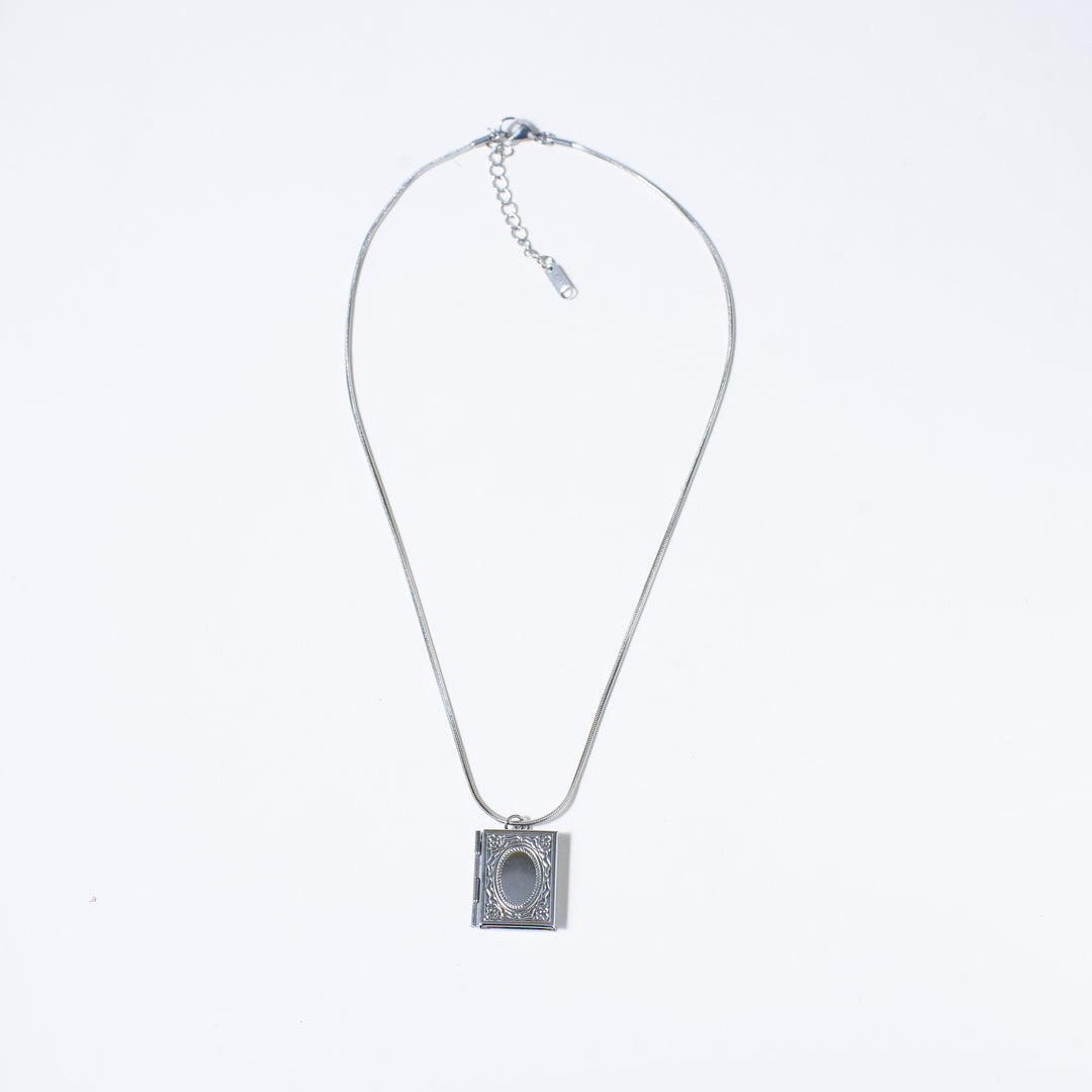 Quirky Quasar Openable Silver Pendant Salty