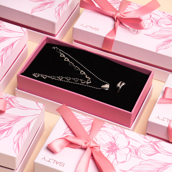 Embrace Hug Ring With Heart Chain Necklace Set