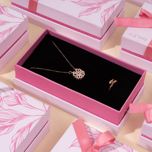 Minimal Hug Ring with 4 pcs Magnetic Heart Pendant Necklace Set