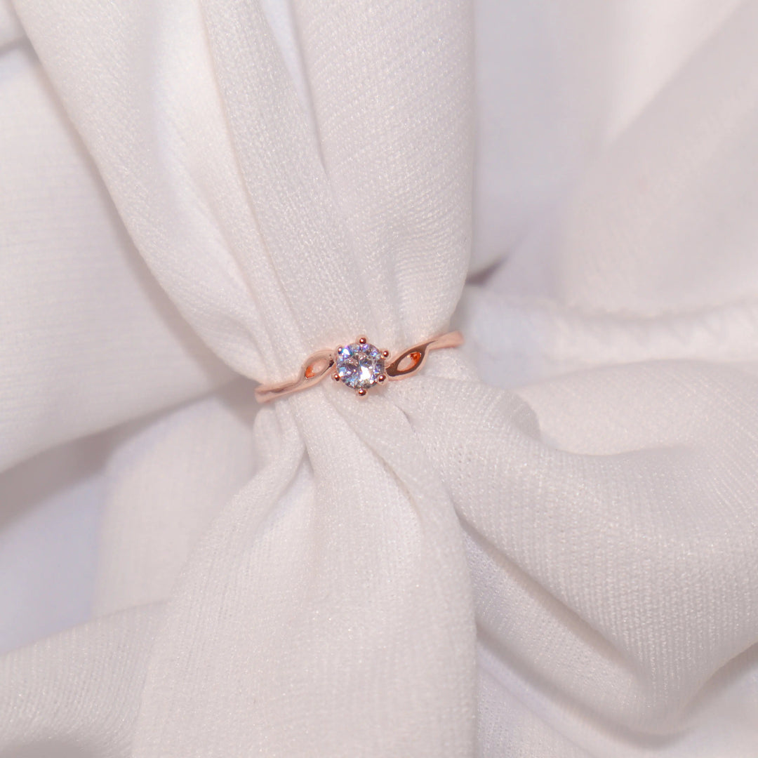 Negative almond rose-gold ring - Salty Accessories