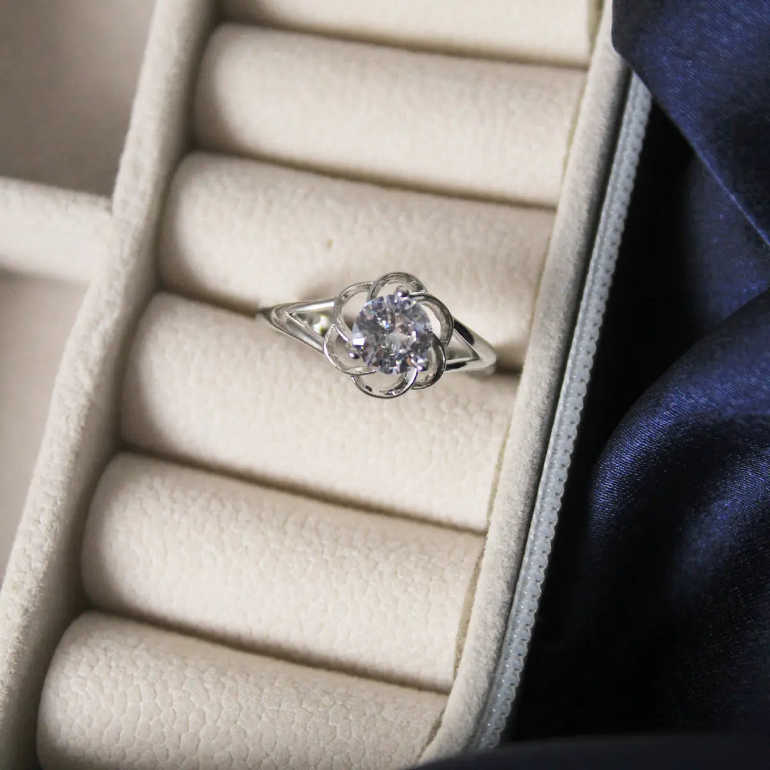 Flowers Diamond Silver Ring - Salty Accessories