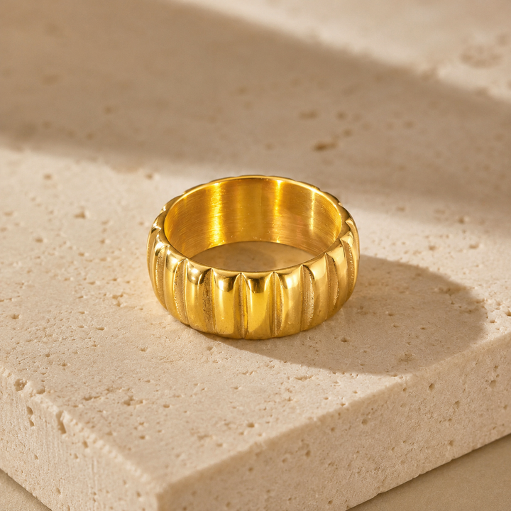 Radiant Ruler Ring