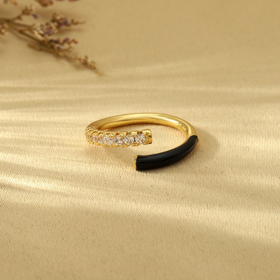 Graceful Delight Ring - Salty Accessories